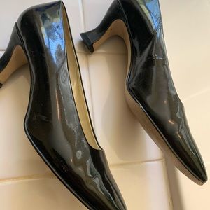 Nine West black patent leather shoes